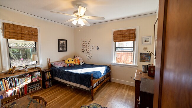 Downstairs Bedroom 1 - 4322 SE 28th Pl