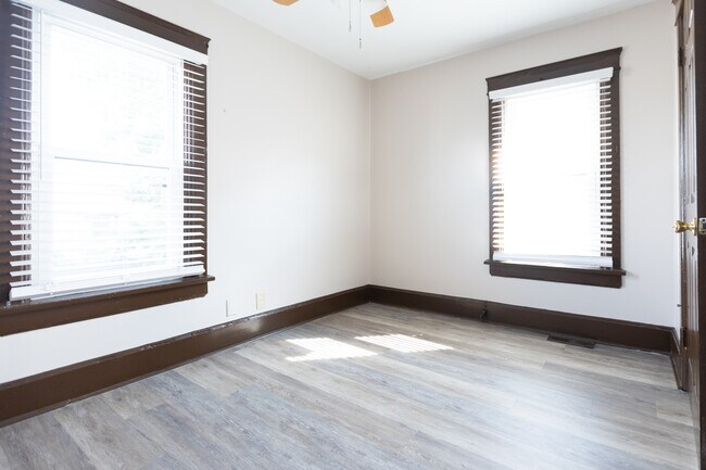 Building Photo - 1001 4th Ave