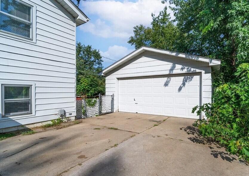 Building Photo - 2625 63rd St