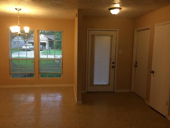 Building Photo - 16826 Rippling Mill Dr