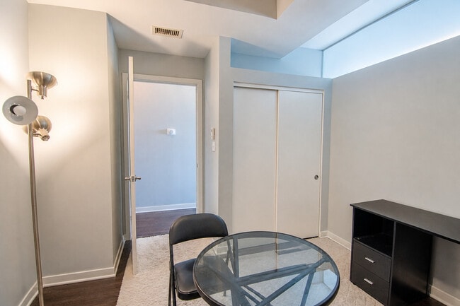 Building Photo - 4537 S Drexel Blvd