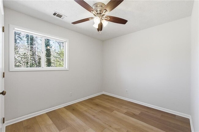 Building Photo - 201 Colony Springs Dr