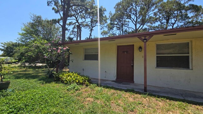 Primary Photo - 4770 Cole St