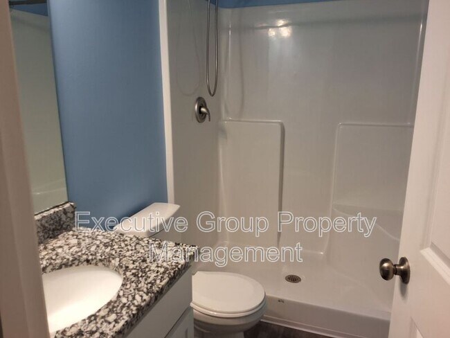 Building Photo - 101 Kestrel Ct