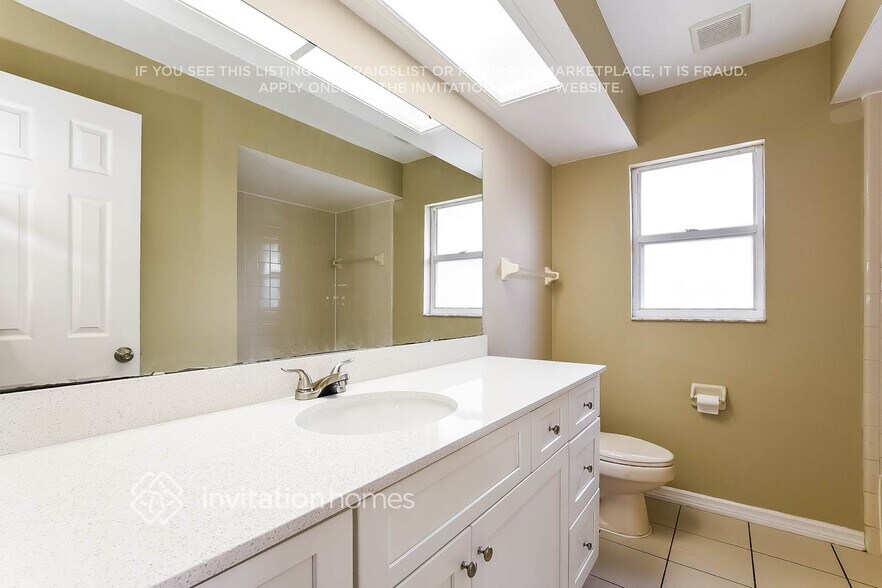 Building Photo - 2800 W Covington Dr