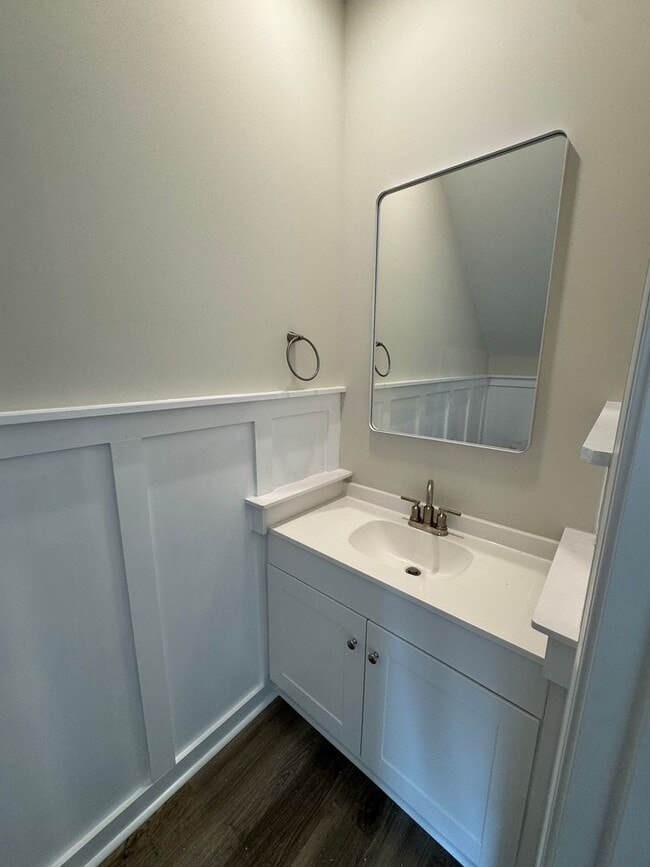 Building Photo - Stunning Townhome in Sneads Ferry