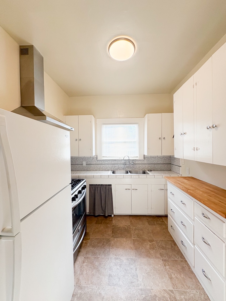 Kitchen - 2522 Capitol Ave