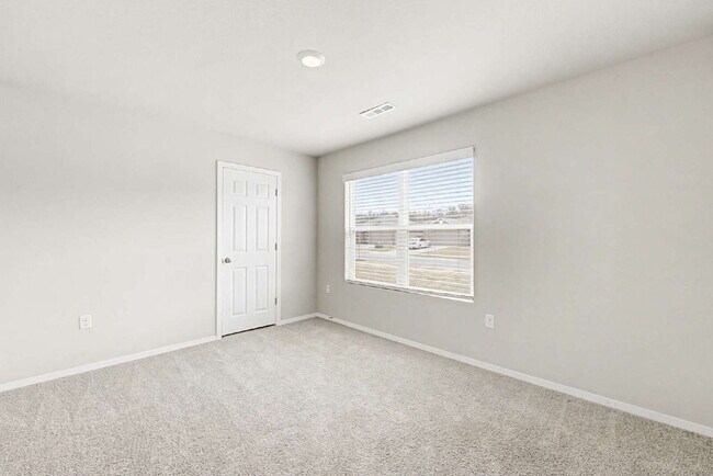 Building Photo - 4404 SW Sackett Ave