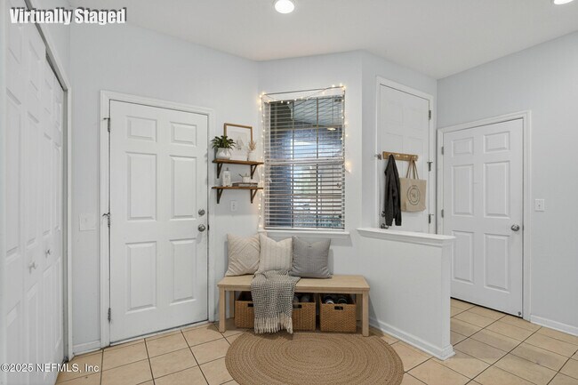 Building Photo - 3880 Buckthorne Dr