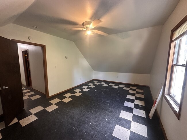 Building Photo - 107 Kelburn St