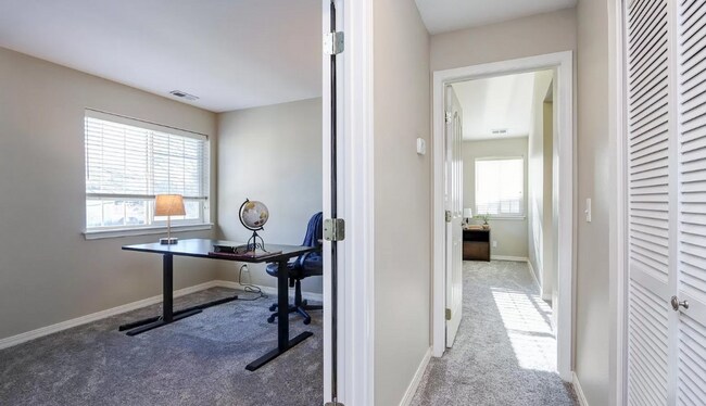 Building Photo - Beautiful Condo In Surprise Valley!