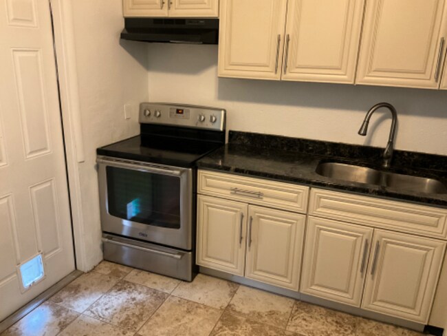 Building Photo - 10781 57th Ave N