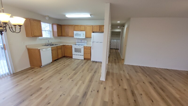 Building Photo - 111 Stonington St