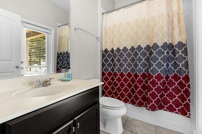 Building Photo - 4159 Oak Tree Dr