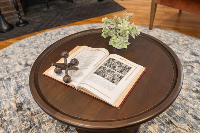 Building Photo - 503 S 3rd St