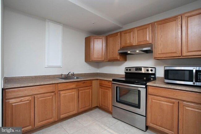 Building Photo - 4776 Monterey Ct