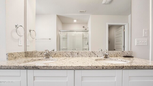 Building Photo - 4715 Firefly Ln