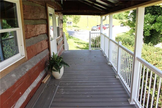 Building Photo - 97 Wonsettler Rd