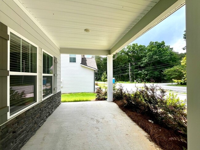 Building Photo - *MOVE IN SPECIAL 50% OFF FIRST MONTH'S RENT* 4 BR/2.5 BA New Construction with Attached Garage in...