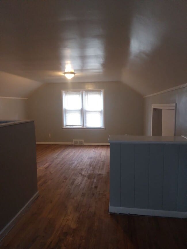 Building Photo - 19356 Westmoreland- 3 BED & 1.5 BATH FOR RENT