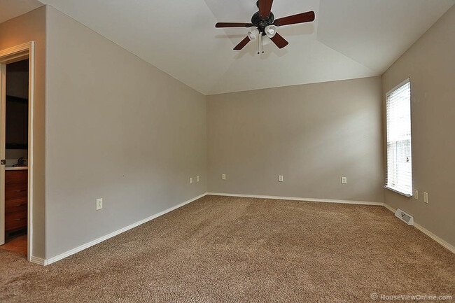 Building Photo - 1345/1347 Amblewood