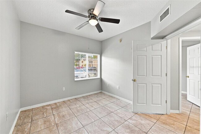 Building Photo - 6421 Cypressdale Dr