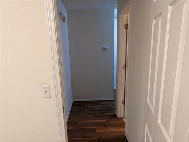 Building Photo - 2082 E Farr Ln