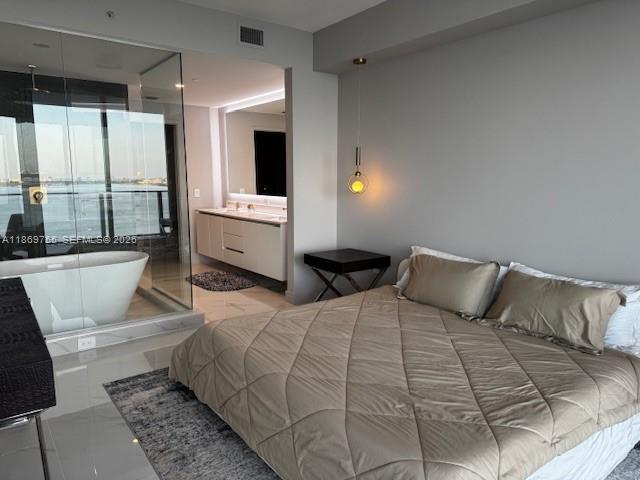 Building Photo - 700 NE 24th St