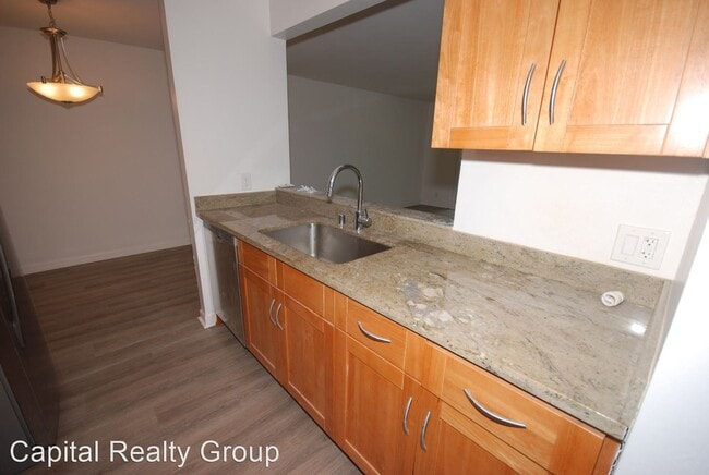 Building Photo - 1222 Oak Grove Ave