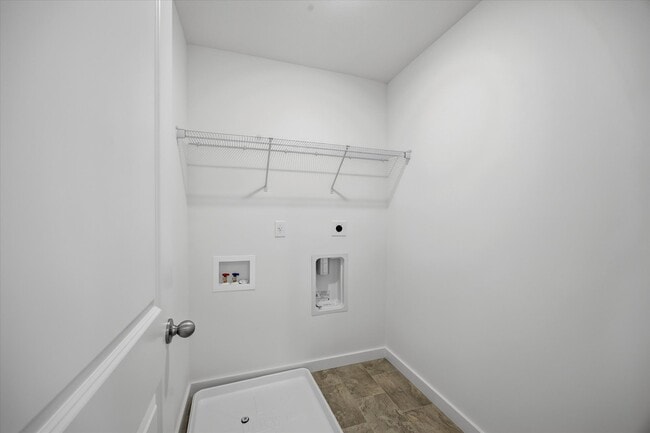 Building Photo - 7740 Belhaven Ln