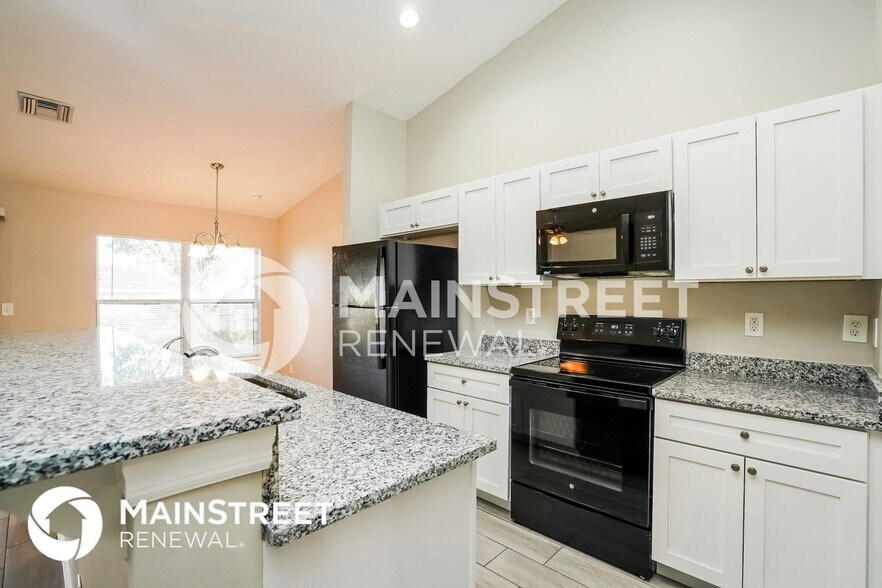 Building Photo - 916 NW 15th Ave