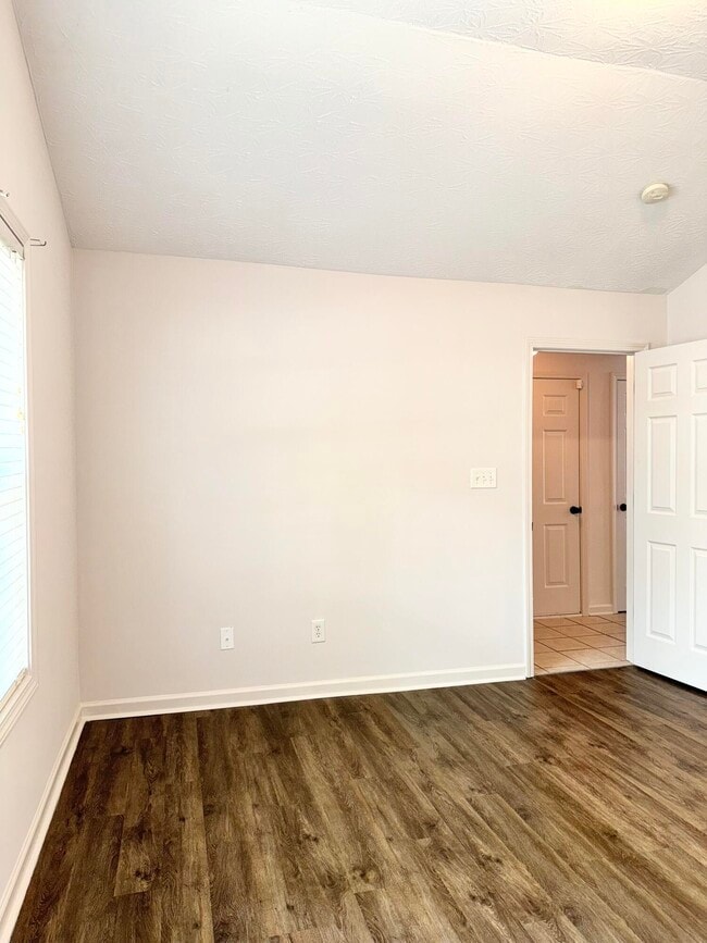 Building Photo - 2216 Prescott Ln