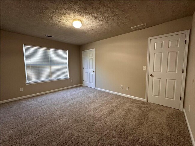 Building Photo - 305 Hulan Way
