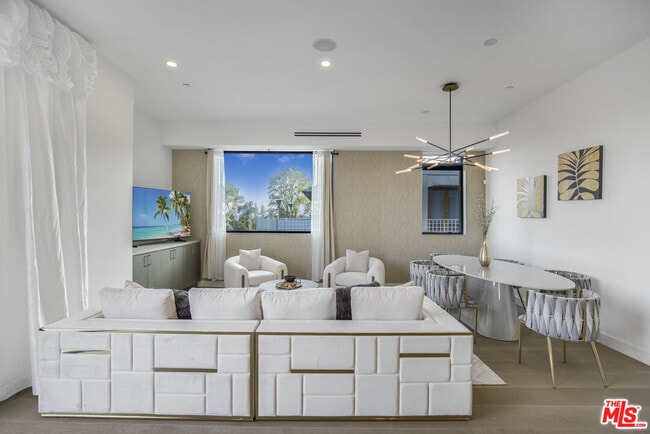 Building Photo - 10563 Ashton Ave