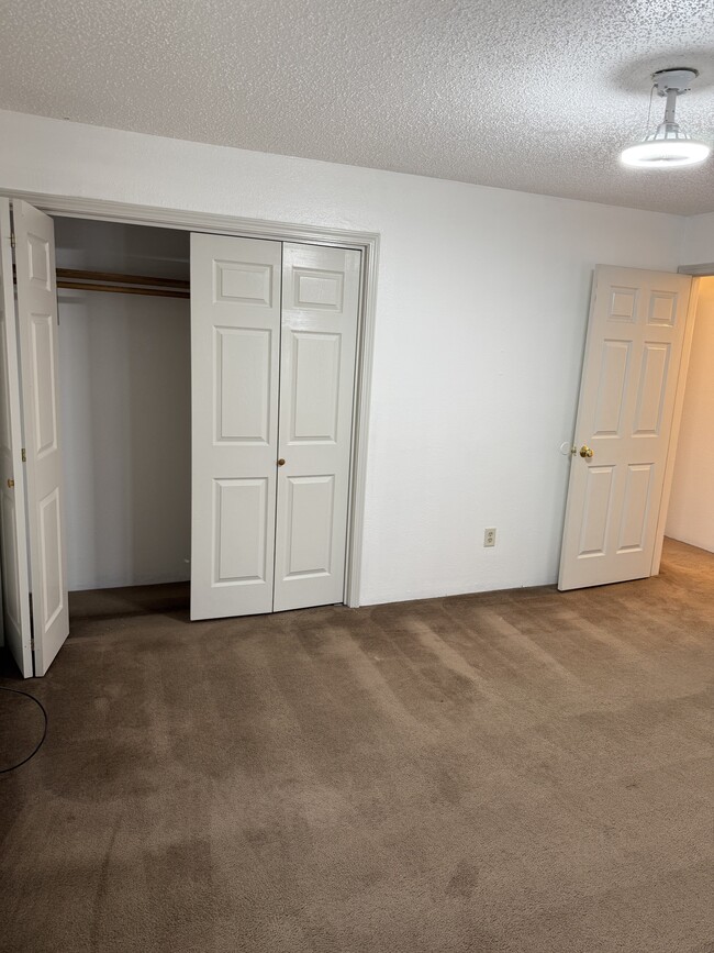 Building Photo - 2663 S Turner St