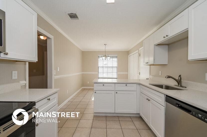 Building Photo - 12415 Autumnbrook Trail W