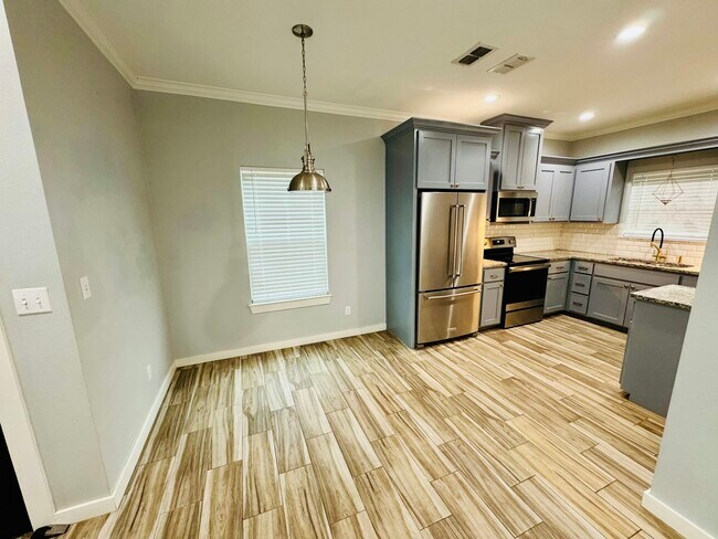 Building Photo - 2622 Hughey Dr