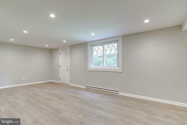 Building Photo - 8424 Hayden Ln