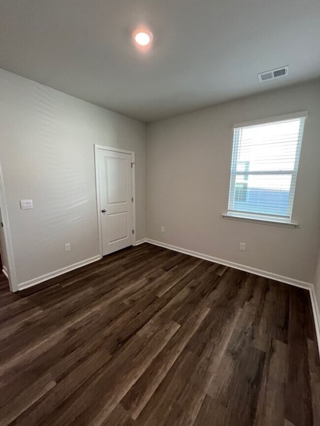 Building Photo - Welcome to your dream home in the heart of Leland, NC.