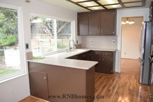 Building Photo - 8250 Canyon Oak Dr