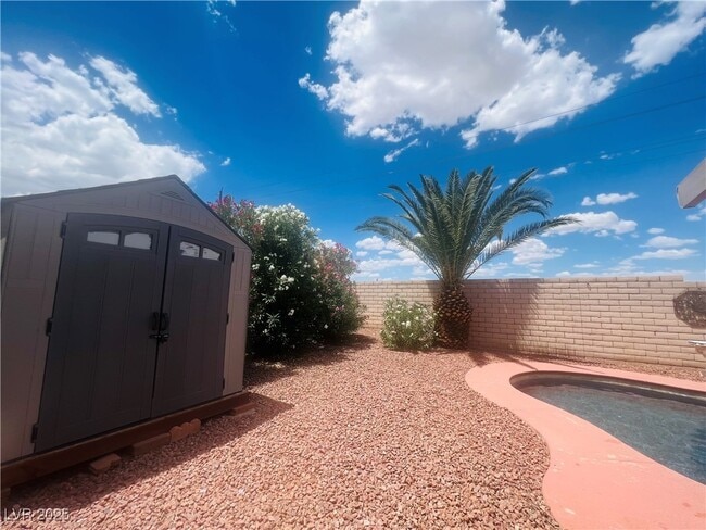 Building Photo - 660 Bonanza Plain Ave