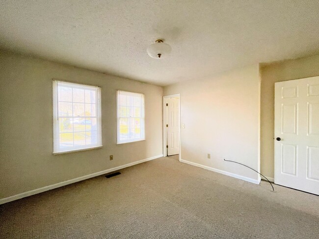 Building Photo - 603 Maysville Rd NE