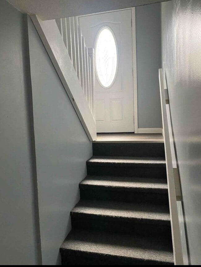 Building Photo - 218 Parker Rd