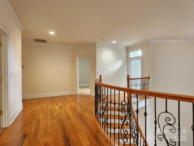 Building Photo - 5524 Strabane Dr