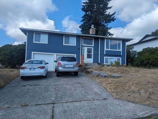 Building Photo - Central Kitsap Home in Prime Location