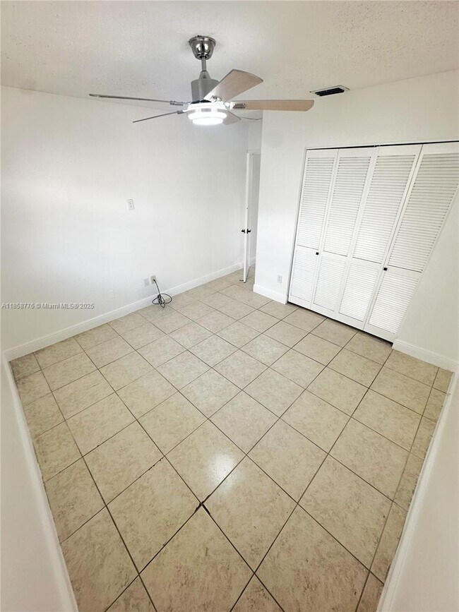 Building Photo - 1130 W 37th St