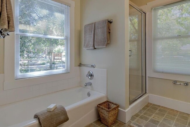 Building Photo - Charming Home next to Co-Op