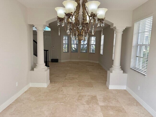 Building Photo - 6509 Stonehurst Cir