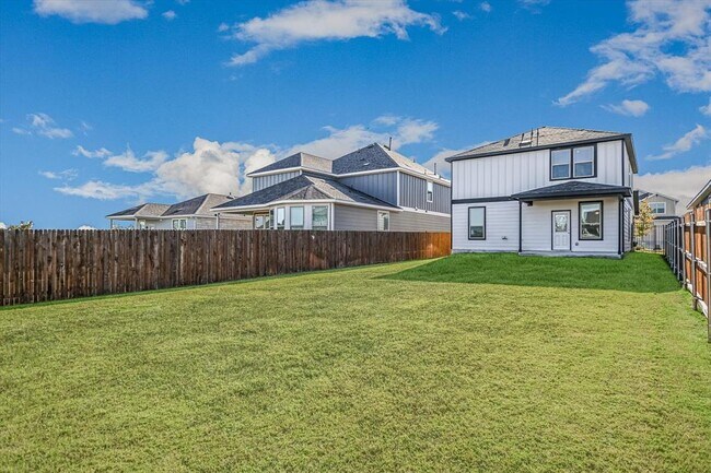 Building Photo - 661 Pickrell Lp