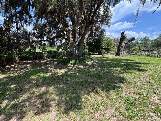 Building Photo - 6352 NE 86th Ave